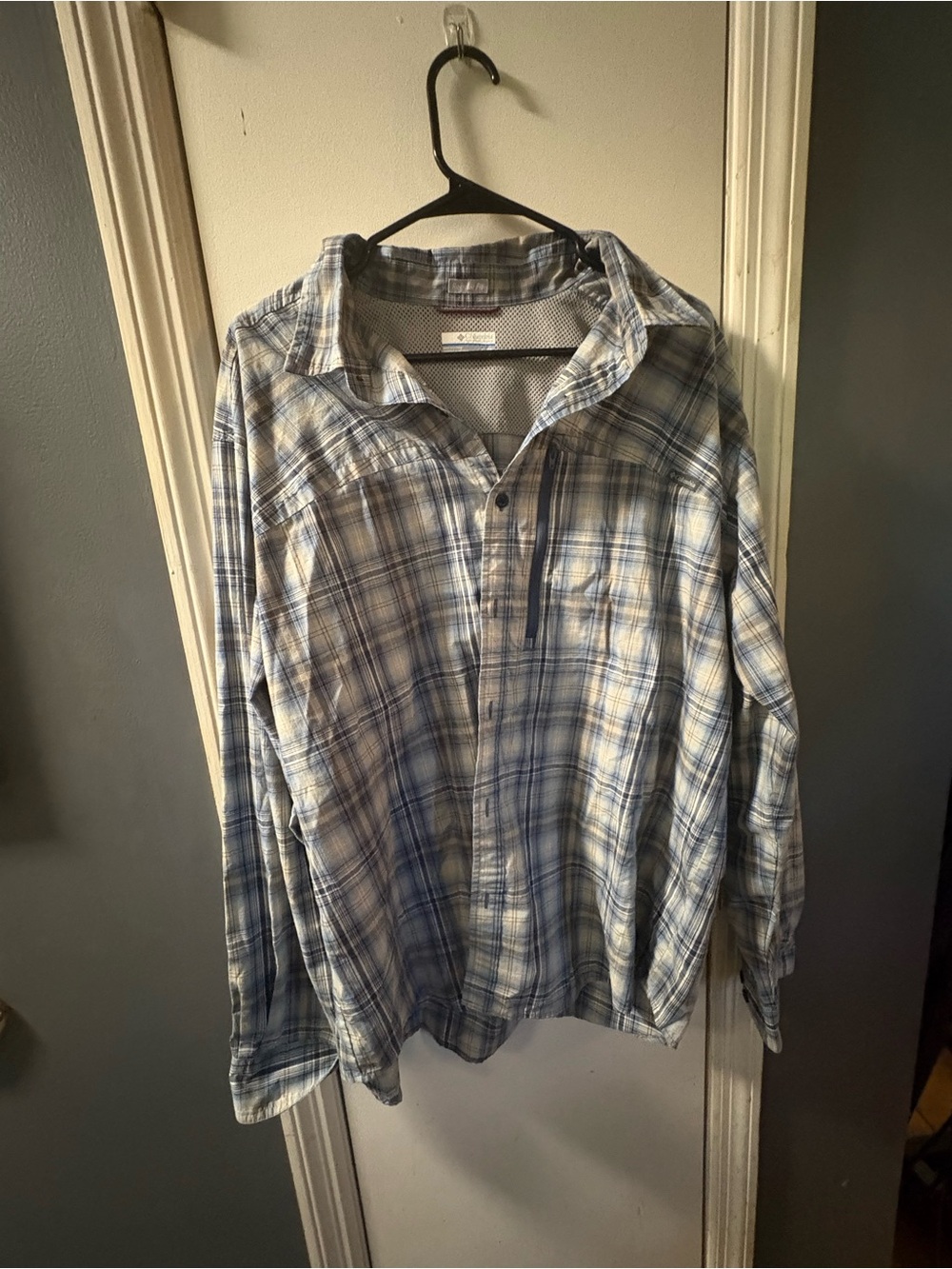 Columbia Blue and White Plaid Long-Sleeve Button-Down Shirt size XL